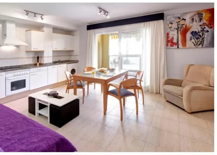 La Riviera Apartment *
